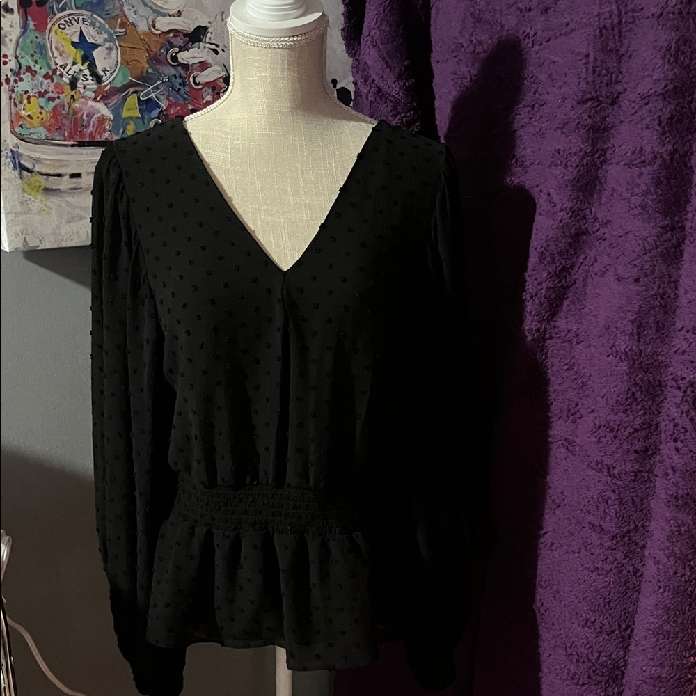 Vince Camuto Black Textured V-Neck Blouse